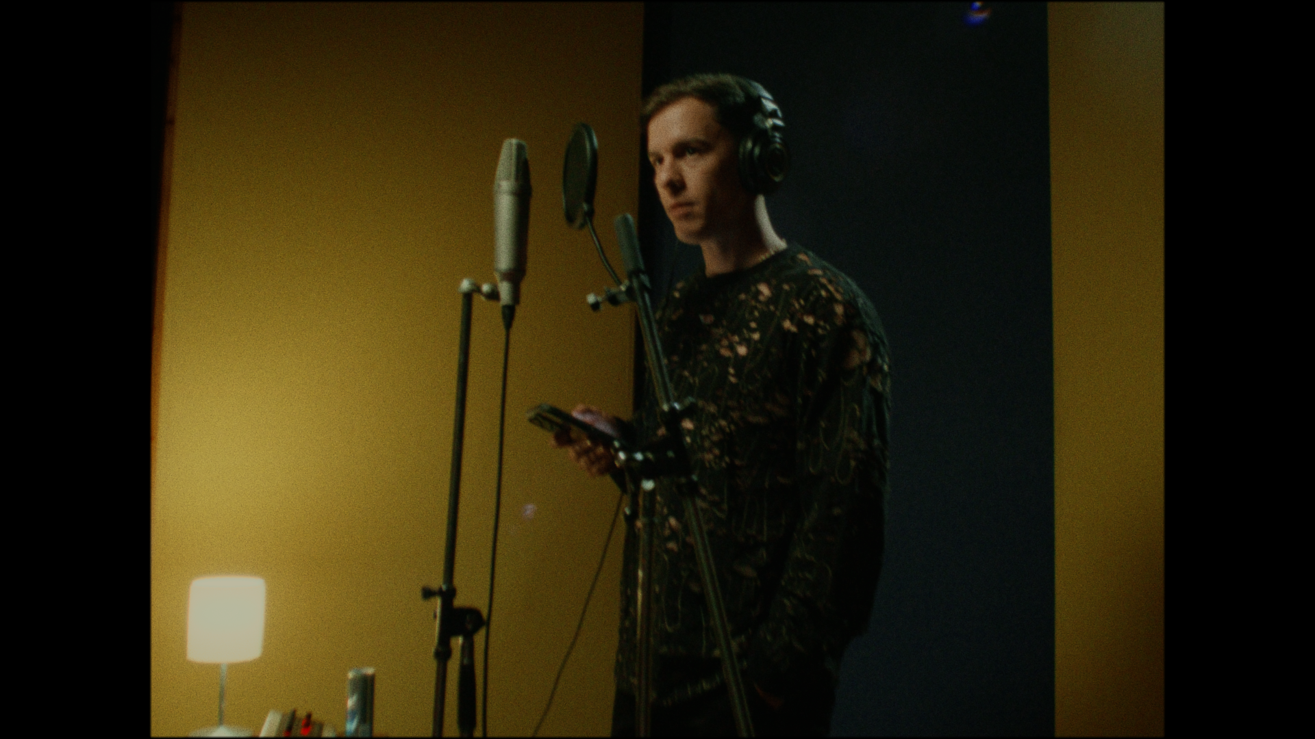 Videoclip «Si Fui Un Error» de Elio Leiros y Guaynaá por Island Estudio
